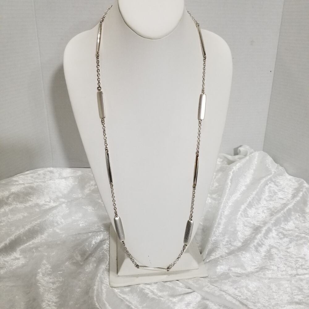Liz Claiborne 40 inch silver tone bar chain necklace 1.1969